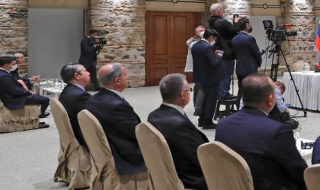 In this photo provided by Turkish Presidency, Russian Roman Abramovich, far second left, listens to Turkish President Recep Tayyip Erdogan during the Russian and Ukrainian delegations meeting for talks in Istanbul, Turkey, Tuesday, March 29, 2022. Erdogan called for a cease-fire as the Russian and Ukrainian delegations resumed their two days of talks in Istanbul.