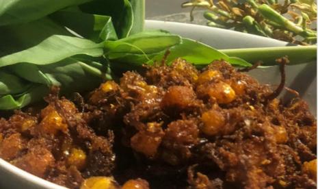 Rendang jagung Makranin kreasi Oldi Putra di Payakumbuh, Sumatra Barat.