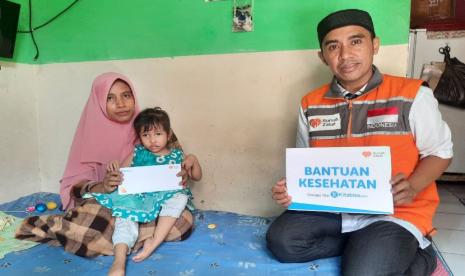 Rumah Zakat melalui relawannya kembali menyalurkan bantuan kesehatan berupa dana yang terkumpul melalui platfrom penggalangan dana Kitabisa.com untuk Ersya seorang pasien anak penderita hidrosefalus sekaligus toksoplasmosis 