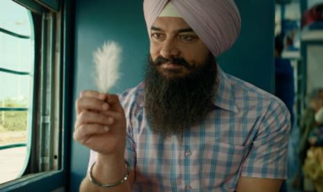 Aamir Khan memerankan Forrest Gump versi India dalam remake Bollywood, Laal Singh Chaddha.