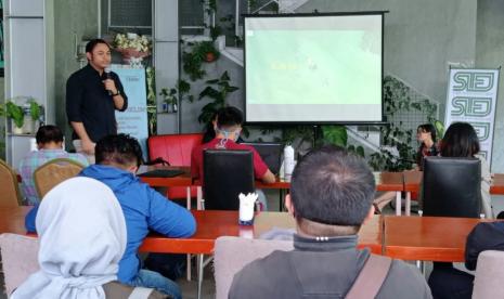 Kegiatan ‘Rembug Iklim’ yang digelar Masyarakat Jurnalis Lingkungan Indonesia (The Society of Indonesian Environmental Journalists/SIEJ) bersama Yayasan Indonesia Cerah, di Semarang, Sabtu (27/8).