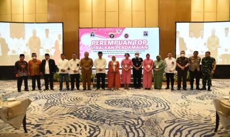 Kegiatan Perempuan Teladan Optimis Produktif (TOP) Viralkan Perdamaian yang diselenggarakan Forum Koordinasi Pencegahan Terorisme (FKPT) Sumatra Utara, Senin (29/8/2022). Kepala BNPT Komjen Pol Boy Rafli Amar mengungkapkan 18 perempuan muda Indonesia nekad melakukan aksi terorisme.  