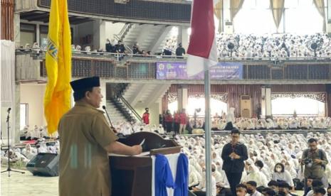 Gubernur Kalimantan Selatan, Sahbirin Noor pada Pekan Pengenalan Kehidupan Kampus Mahasiswa Baru Univesitas Islam Kalimantan (PKK-MB Uniska) Tahun 2022 di Gedung Sultan Suriansyah, Selasa (13/9/2022) pagi.