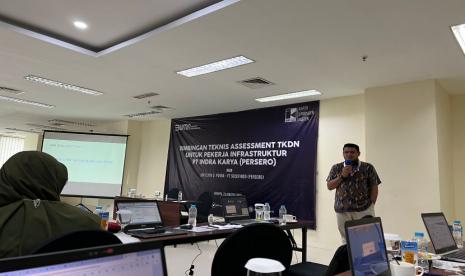 PT Indra Karya (Persero) menggelar Bimbingan Teknis (Bimtek) Assessment TKDN pada Selasa (13/09) melalui Operation and Business Development Division.