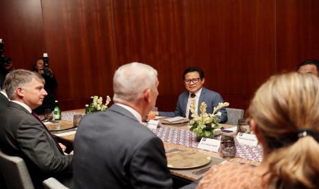 Wakil Ketua DPR RI Koordinator Bidang Kesejahteraan Rakyat (Korkesra) Abdul Muhaimin Iskandar bersama Wakil Ketua DPR RI Rachmat Gobel, melakukan pertemuan bilateral dengan Ketua DPR /House of Commons Inggris Raya, Rt Hon Linsay Hoyle, Kamis (6/10/2022).