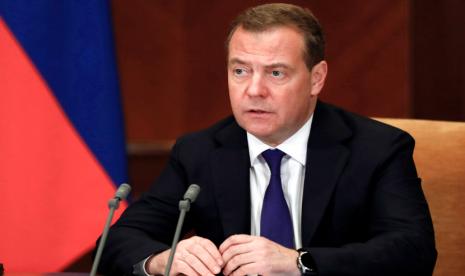 Kepala Dewan Keamanan Rusia Dmitry Medvedev memperingatkan pada Ahad (23/4/2023), akan menghentikan Black Sea Grain Initiative jika Group of Seven (G7) memutuskan untuk menerapkan larangan total ekspor ke Rusia.