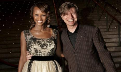 Iman dan suaminya David Bowie dalam dokumentasi foto pada 20 April 2005. Pasangan selebritas ini menikah pada 1992 dan pergi ke Bali untuk honeymoon. 