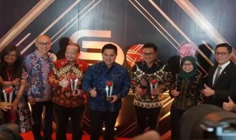 Lewat program CSR yang bernamakan “Program Ketahanan Pangan-Desa Talawi”, MIND ID berhasil menyabet gelar pemenang dan membawa 2 piala Anugerah CSR Award 2022 dalam kategori Economic Development Initiatives dari IDX Channel.