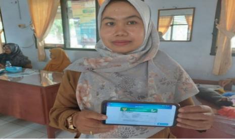 Kepala Bidang Kepesertaan dan Pelayanan Peserta BPJS Kesehatan Kesehatan Cabang Bima, Miftahul Jannah, menjelaskan menu-menu pada Aplikasi Mobile JKN dapat membantu peserta dalam mengakses layanan administrasi, layanan kesehatan, hingga layanan informasi maupun pengaduan secara tanpa tatap muka.