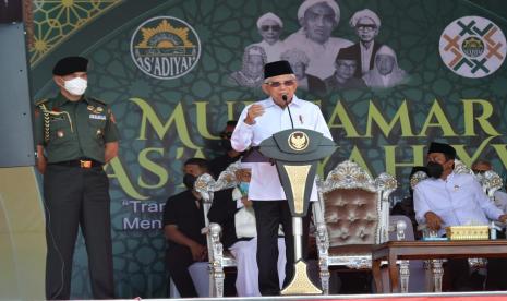 Wakil Presiden Maruf Amin membuka Muktamar As’adiyah ke-XV tahun 2022 di Sengkang, Kabupaten Wajo, Sulawesi Selatan, Sabtu (3/12). 