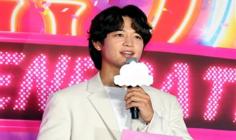 Minho personel SHINee. Seorang warganet memicu perdebatan karya menyebut Minho sebagai pria Korea biasa.