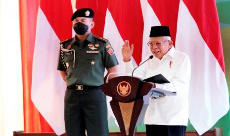 Wakil Presiden (Wapres) RI, KH Ma’ruf Amin saat meresmikan enam PLUT-KUMKM di berbagai daerah, yang dipusatkan di PLUT-KUMKM Kabupaten Semarang, di Kecamatan Tuntang, Kabupaten Semarang, Jawa Tengah, Selasa (27/12).