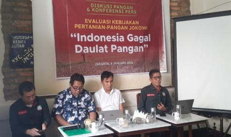 Ketua Umum Dewan Pengurus Nasional (DPN) Gerbang Tani, Idham Irsyad, saat konferensi pers tentang kondisi kedaulatan pangan Indonesia. Pemerintah dinilai gagal mewujudkan swasembada pangan di Tanah Air 