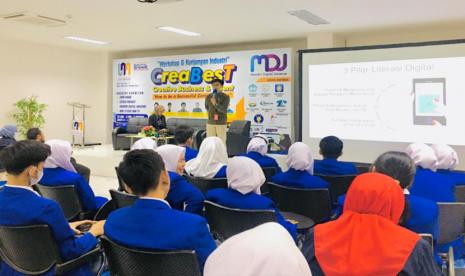 Perusahaan startup Mandiri Digital Universe (MDU) atau NextOne bekerja sama dengan Kampus Digital Bisnis Universitas Nusa Mandiri (UNM) melangsungkan CreaBesT (Creative Business and Talent) dengan menghadirkan narasumber yang profesional di bidang konten creator.