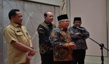 Wakil Presiden Maruf Amin didampingi Kepala BNPT Boy Rafli Amar dan Mendagri Tito Karnawian dalam Kegiatan Dialog Kebangsaan KPU, BNPT, Bawaslu dan Partai Politik dengan tema 