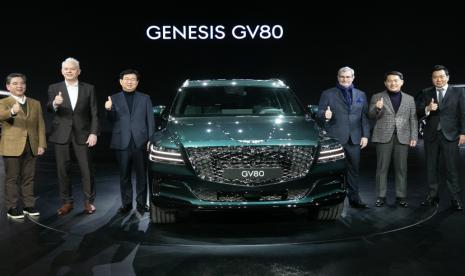 Kendaraan utilitas sport GV80 Hyundai Motor Co. diluncurkan saat pameran di pusat pameran di Goyang, utara Seoul, Korea Selatan, 15 Januari 2020.