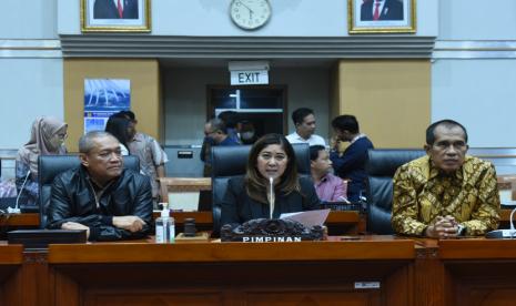 Ketua Komisi I DPR RI Meutya saat konferensi pers terkait penetapan lima calon Dewas TVRI yang digelar di Ruang Rapat Komisi I DPR RI, Senayan, Jakarta, Rabu (5/4/2023).