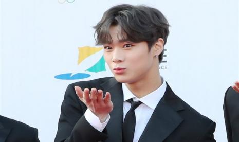 Personel boy band Astro, Moonbin, berpose di saat penyelenggaraan 2017 Dream Concert, PyeongChang,  Pyeongchang, Korea Selatan, 4 November 2017 (dirilis ulang pada 20 April 2023). Moonbin meninggal dalam usia 25 tahun pada 19 April 2023.