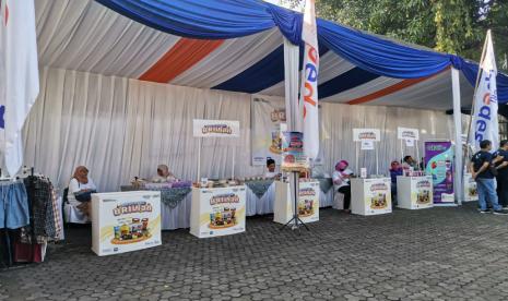 Acara bazaar UMKM Brilian yang diadakan BRI KC Kramat Jati di BRI Unit Ciracas dalam acara Panen Hadiah Sipmpedes.