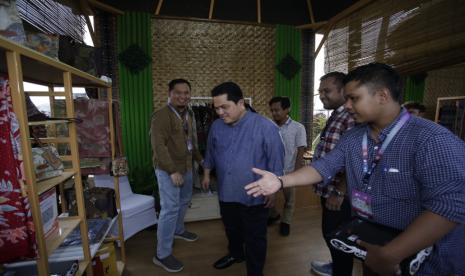 Menteri BUMN Erick Thohir mengunjungi Rumah BUMN SME