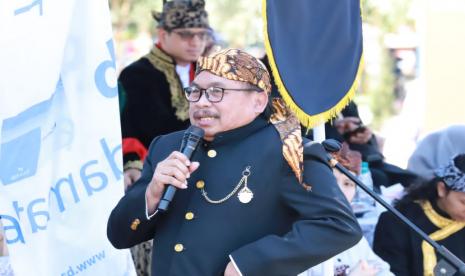 Wakil Kepala Badan Pembinaan Ideologi Pancasila (BPIP) Dr Karjono Atmoharsono, mewakili Kepala BPIP Prof Yudian Wahyudi, menghadiri Kirab Panji dan Kirab Mahkota Kemaharajaan Sunda di Kabupaten Sumedang, Jawa Barat, Ahad (14/5/2023).