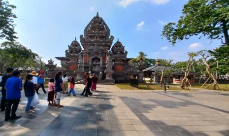 Kesiapan sejumlah fasilitas jelang peresmian Taman Mini Indonesia Indah (TMII), Jakarta Timur, Kamis (24/8/2023).