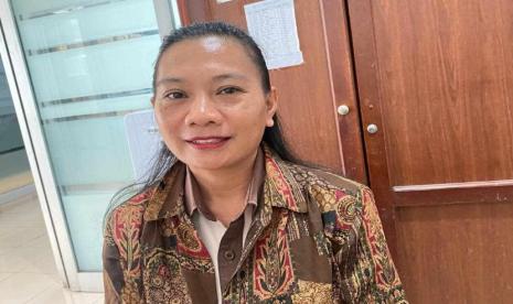 Semenjak menderita secondary hypertension tiga tahun lalu, Yenny harus menjalani pengobatan yang rutin, dimana harus mengonsumsi obat hipertensi yang telah diberikan oleh dokter.