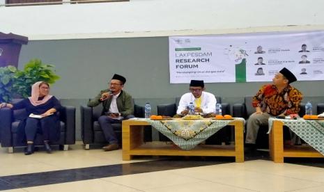 Lakpesdam Research Forum yang bertajuk 