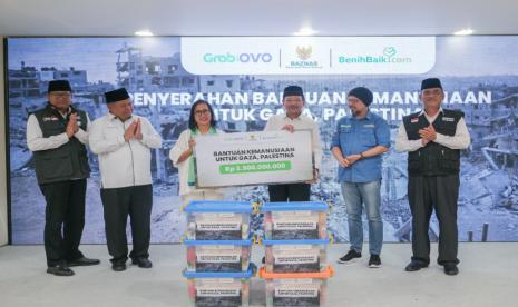 Badan Amil Zakat Nasional (Baznas) RI menerima penyaluran infak kemanusiaan Palestina dari Grab Indonesia dam OVO yang bekerja sama dengan BenihBaik.com sebesar Rp 3,5 miliar. 