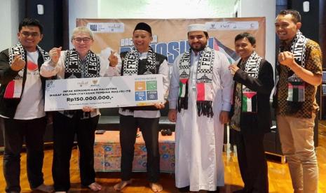  Badan Amil Zakat Nasional (Baznas) RI menerima penyaluran infak kemanusiaan Palestina dari Yayasan Pembina Masjid (YPM) Salman ITB melalui Wakaf Salman sebesar Rp 150 juta.