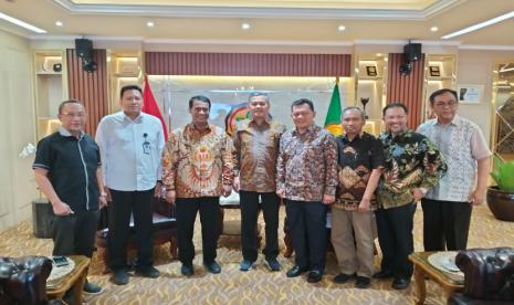 Menteri Pertanian (Mentan) Andi Amran Sulaiman bersama Himpunan Alumni Institut Pertanian Bogor (IPB) siap melakukan percepatan tanam dan peningkatan produktivitas.