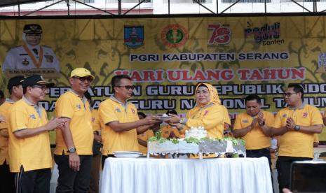 Bupati Serang Ratu Tatu Chasanah menyampaikan apresiasi dan ucapan terima kasih kepada para guru yang terus berdedikasi mendidik anak-anak masa depan Kabupaten Serang.