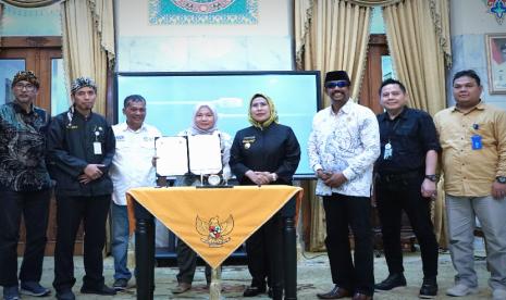 Pemkab Serang lakukan MoU dengan Perhimpunan Hotel dan Restoran Indonesia (PHRI), Association of The Indonesian Tours and Travel Agencies (ASITA), dan Himpunan Pramuwisata Indonesia (HPI) di Pendopo Bupati Serang, Jumat (8/12/2023). 