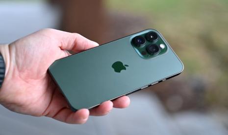 Ponsel iPhone 13 pro. Dinas Pariwisata dan Ekonomi Kreatif (Disparekraf) DKI Jakarta membuka sejumlah lowongan tenaga ahli publikasi Enjoy Jakarta.