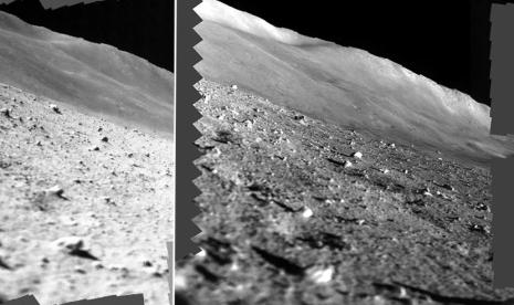 Gambar mosaik permukaan bulan yang ditangkap oleh Multiband Spectroscopic Camera (MBC) yang terpasang pada wahana pendarat bulan SLIM Jepang segera setelah mendarat pada 19 Januari (kiri) dan setelah listrik menyala kembali sekitar 10 hari kemudian (kanan). Saat arah matahari berubah dari timur ke barat, bayangan di permukaan bulan pun ikut berubah.