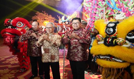 Dalam rangka merayakan Tahun Baru Imlek 2575, Bank Mandiri kembali menggelar rangkaian acara Customer Gathering bersama ribuan nasabah loyal, mitra dan debitur.