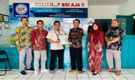 Kampus Digital Kreatif Universitas BSI (Bina Sarana Informatika) kampus Purwokerto dengan bangga menyambut kunjungan dari PT Adhira Multi Finance Tbk, sebuah perusahaan terkemuka di bidang finansial, pada Rabu (21/2/2024). 