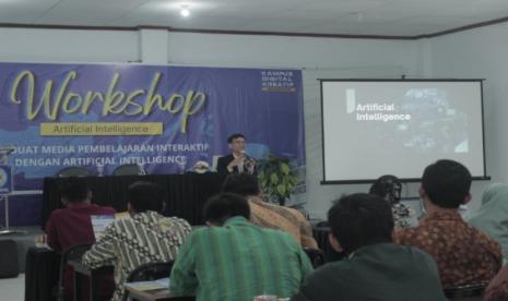 Kampus Digital Kreatif Universitas BSI (Bina Sarana Informatika) kampus Solo dalam membantu para pengajar mengenali dunia digital, sukses menyelenggarakan kegiatan workshop Artificial Intelligence (AI), Kamis (29/2/2024).