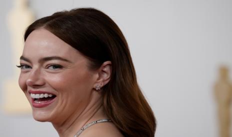 Aktris Emma Stone mendapatkan penghargaan Oscar sebagai Aktris Terbaik.