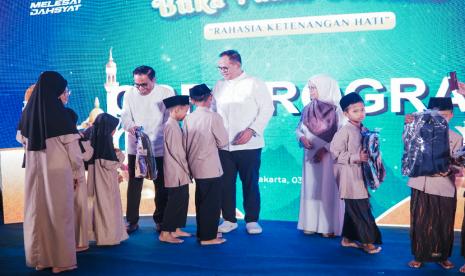 BRI Insurance mengadakan buka puasa bersama anak yatim piatu, Rabu (3/4/2024).