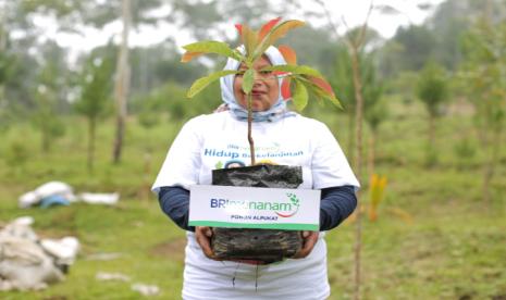 Sebagai dukungan terhadap program ekonomi hijau pemerintah, BRI terus berkomitmen menerapkan sustainable finance melalui implementasi Environmental, Social, dan Governance (ESG).