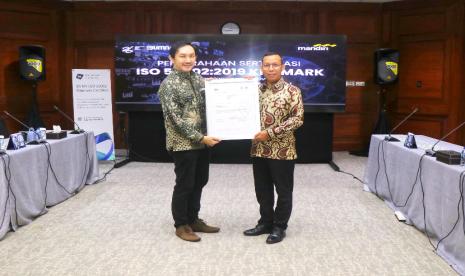 Bank Mandiri terus menunjukkan konsistensinya dalam pengembangan bisnis, inovasi, dan transformasi digital untuk menghadirkan layanan finansial terbaik bagi masyarakat. 