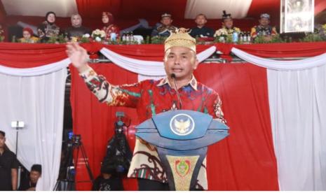 Gubernur Kalimantan Tengah (Kalteng) Sugianto Sabran secara resmi buka Festival Budaya Isen Mulang (FBIM) dan Festival Kuliner Nusantara Tahun 2024, di Halaman Gor Indoor Serbaguna, Jalan Tjilik Riwut Palangka Raya, Sabtu (18/5/2024).