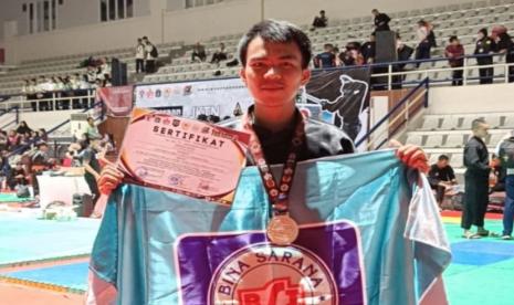 Universitas BSI (Bina Sarana Informatika) kampus Cengkareng, berhasil meraih prestasi dengan perolehan medali perunggu dalam Kejuaraan Pencak Silat Jakarta Nasional Championship 2 yang berlangsung pada tanggal 11-12 Mei 2024.