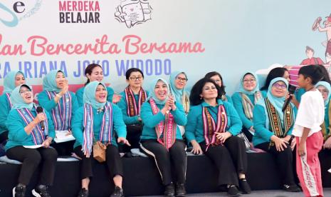 Kementerian Pendidikan, Kebudayaan, Riset, dan Teknologi (Kemendikbudristek) bersinergi dengan Bidang 1 Organisasi Aksi Solidaritas Era Kabinet Indonesia Maju (OASE KIM) mengadakan kegiatan “Membaca dan Bercerita bersama Ibu Negara Iriana Joko Widodo beserta OASE KIM” di Balai Penjaminan Mutu Pendidikan Provinsi NTB.