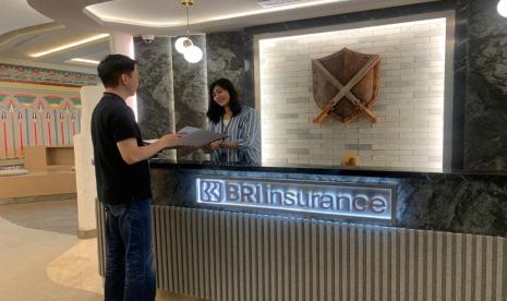 Kantor BRI Insurance. BRI Insurance gencarkan literasi asuransi di Pondok Pesantren Darul Ihsan, Cibadak, Sukabumi.