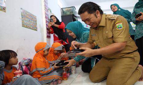 Penjabat (Pj) Gubernur Banten Al Muktabar.