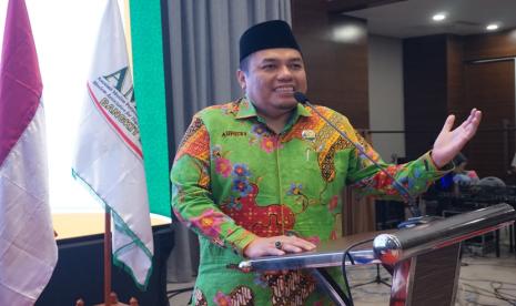 Ketua Umum Dewan Pengurus Pusat Asosiasi Muslim Penyelenggara Haji dan Umroh Republik Indonesia (DPP AMPHURI) Firman M Nur menyampaikan Pemerintah Arab Saudi telah membuka kesempatan kepada umat Islam dunia untuk umrah mulai 14 Dzulhijjah 1445 Hijriyah bertepatan dengan tanggal 20 Juni 2024.