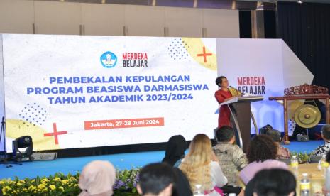 Kementerian Pendidikan, Kebudayaan, Riset, dan Teknologi (Kemendikbudristek) melalui Balai Pembiayaan Pendidikan Tinggi (BPPT), Pusat Layanan Pembiayaan Pendidikan (Puslapdik) menyelenggarakan Pembekalan Kepulangan Program Beasiswa  Darmasiswa RI Tahun Akademik 2023/2024 di Jakarta, Kamis (27/6/2024).