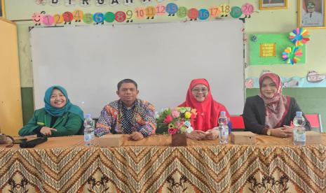  Universitas Muhammadiyah Jakarta (UMJ) bersama Dinas Pendidikan Kota Depok menggelar program pelatihan dan pendampingan untuk guru sekolah dasar inklusif.